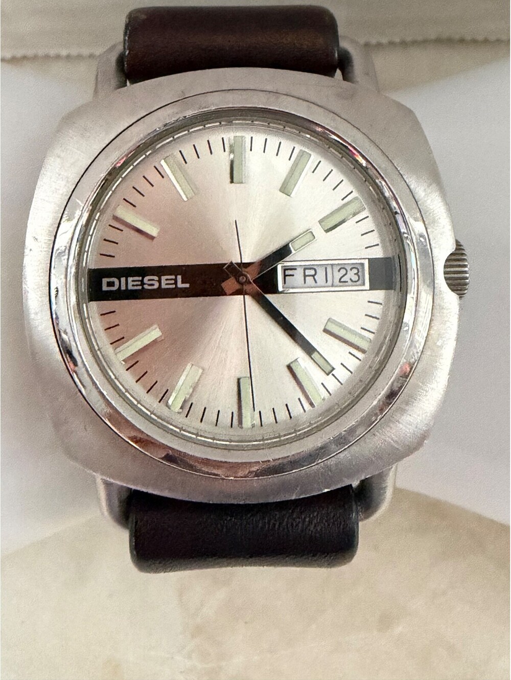 Vintage Diesel DZ-2129 Cushion Case Y2K Retro Watch - Untested / Needs Battery